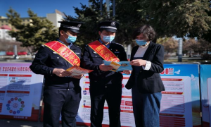 吐古青布拉克边境派出所开展全民国家安全教育日普法宣传活动