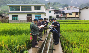 脚步丈量责任 实干诠释担当