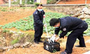 民警捕获“不速之客”保村民平安
