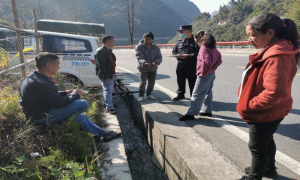 普拉底边境派出所南大门警务室成功调解一起土地纠纷