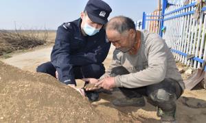 身兼多职 坚守岗位 践行庄严承诺