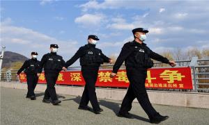 致敬！节日依旧坚守在岗位的最美警色！