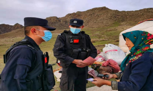边境法律法规宣传进牧区