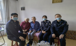 慰问英烈家属 铭记英模精神