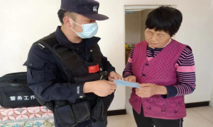 也门勒边境派出所入户走访为群众办实事