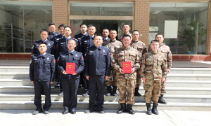 普兰出入境边防检查站执勤二队党支部与普兰边防连党支部举行联创联建活动