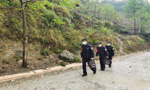 “三项措施”暖民心 安全行车有保障