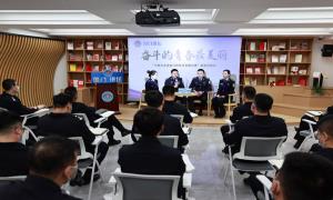 满洲里出入境边防检查站举办“奋斗的青春最美丽”国门讲坛主题座谈交流会