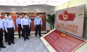 参观团史馆 汲取精神力量