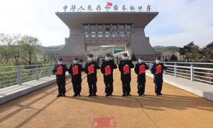 感恩母亲节 警营情意浓