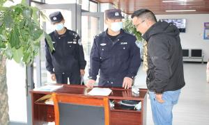子里甲边境派出所开展“平安村寨建设”法律宣传活动