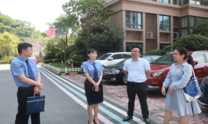 检察长深入社区乡村 为民纾困解难