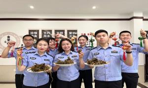 锦州出入境边防检查站开展“夏粽飘香 情暖警营”主题活动