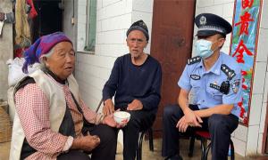 慰问辖区受灾群众 彰显真情警民亲