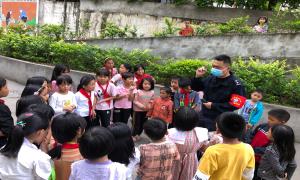 “五进”普法勤跑腿 播撒禁毒小种子