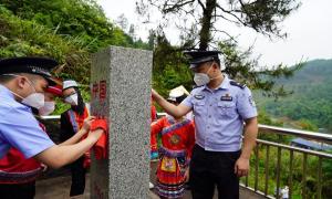 警地共建创和谐 民族团结情谊深