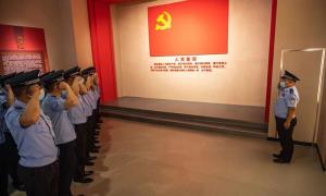新疆出入境边防检查总站伊犁党建工作协作区“头雁计划”支部书记培训班前往伊犁州博物馆参观见学