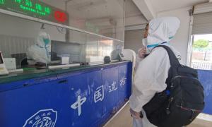 边检民警端午“不打烊” 推动口岸通关“加速度”