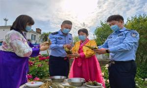 红线牵动警民心 绿鬓浇筑鱼水情