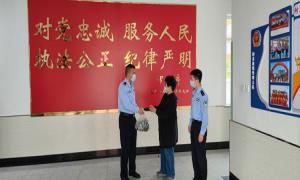 热心群众送来“感恩粽”
