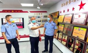 皇岗出入境边防检查站基层队深入开展向“全国模范公安单位”学习座谈