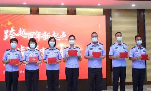 “七个一”迎“七一” 走 “新”更走心