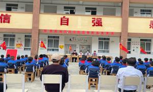 法治宣传进校园 普法教育伴成长