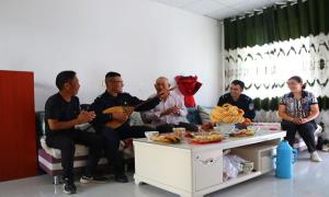 恰夏边境派出所与辖区居民共度古尔邦节