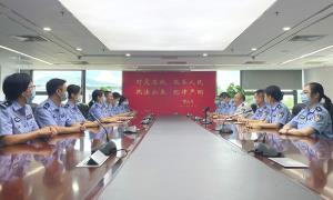 皇岗出入境边防检查站基层队掀起向身边“全国模范公安单位”学习热潮