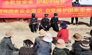 “议事厅”中“唠”家常