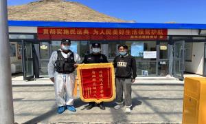 曲岗边境检查站用实际行动践行为人民服务