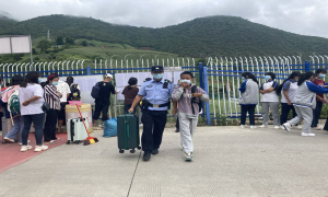 开学啦，警察蜀黍为你保驾护航！