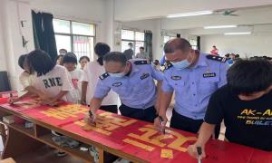 北海机场出入境边防检查站到党江中学开展禁毒宣传活动
