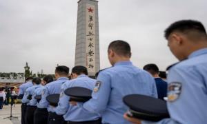 无锡出入境边防检查站联合驻地举行祭奠英烈活动