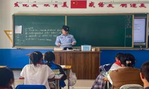 反恐演练进校园 紧绷校园“安全弦”