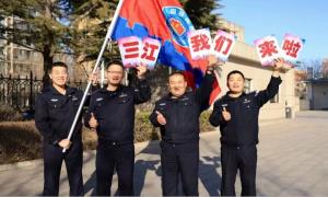 三江支教民警贾伯宇：“我的手机相册里都是你们！”