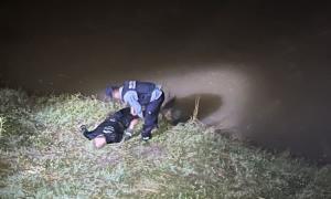 危急时刻纵身一跃 民警勇救落水男子