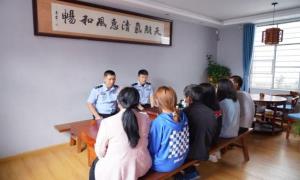 花季少女离家出走 移民管理警察耐心劝说将其劝返