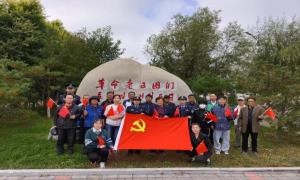 新华边境派出所联合新民社区开展“庆十一 促共建”主题党日活动