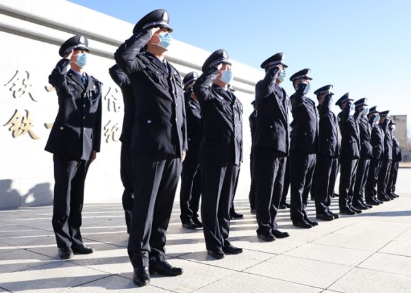 XZ 执法调查支队举行升警旗仪式 仁青旺堆摄 (1).jpg XZ 执法调查支队举行升警旗仪式 仁青旺堆摄 (1).jpg