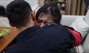 春节前，怀孕警嫂赴边境与移民管理警察团圆