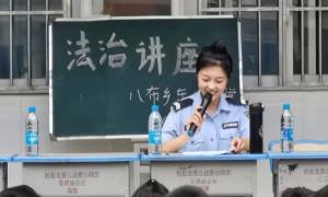 戍边警花执勤时摔成“小伙子”