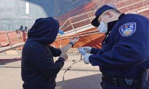 黄骅出入境边防检查站开通“绿色通道”救助受伤船员