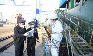 洋浦出入境边防检查站春节24小时不打烊保障口岸安全顺畅