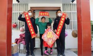 又是一年春节至 警营里面年味浓