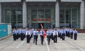 罗湖出入境边防检查站举行迎“国庆”升旗仪式