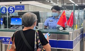 最美“警”色“双节”假期里上演的暖心事