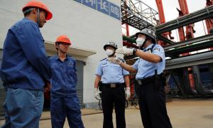 宁波边检节日护航保畅 实华码头原油接卸量超1700万吨