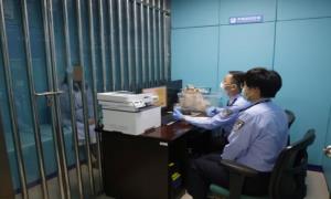 罗湖出入境边防检查站查获冒用双胞胎姐姐证件非法出境案件