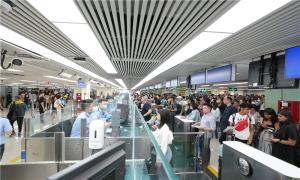 两项纪录再刷新！重阳节罗湖口岸再现双向客流高峰